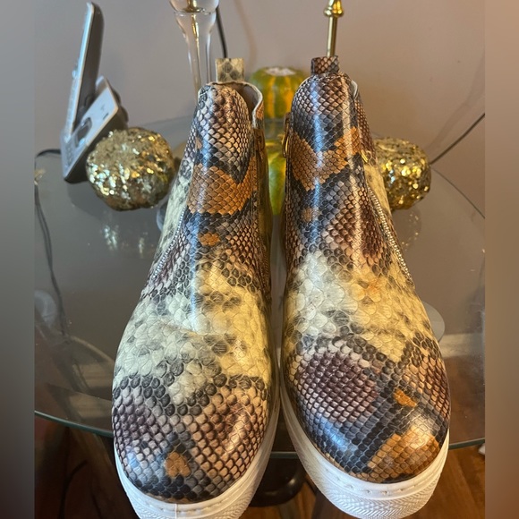 Faux Snake skin fall boots - Picture 3 of 4